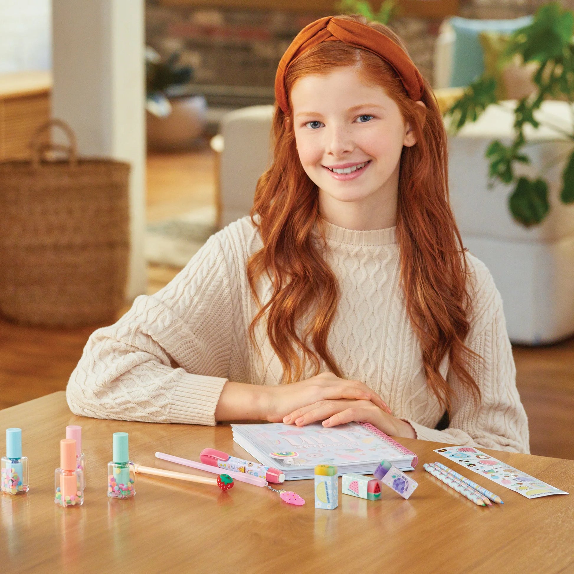 Adventure Fun Stationery Set Art Kit, 15 Pieces