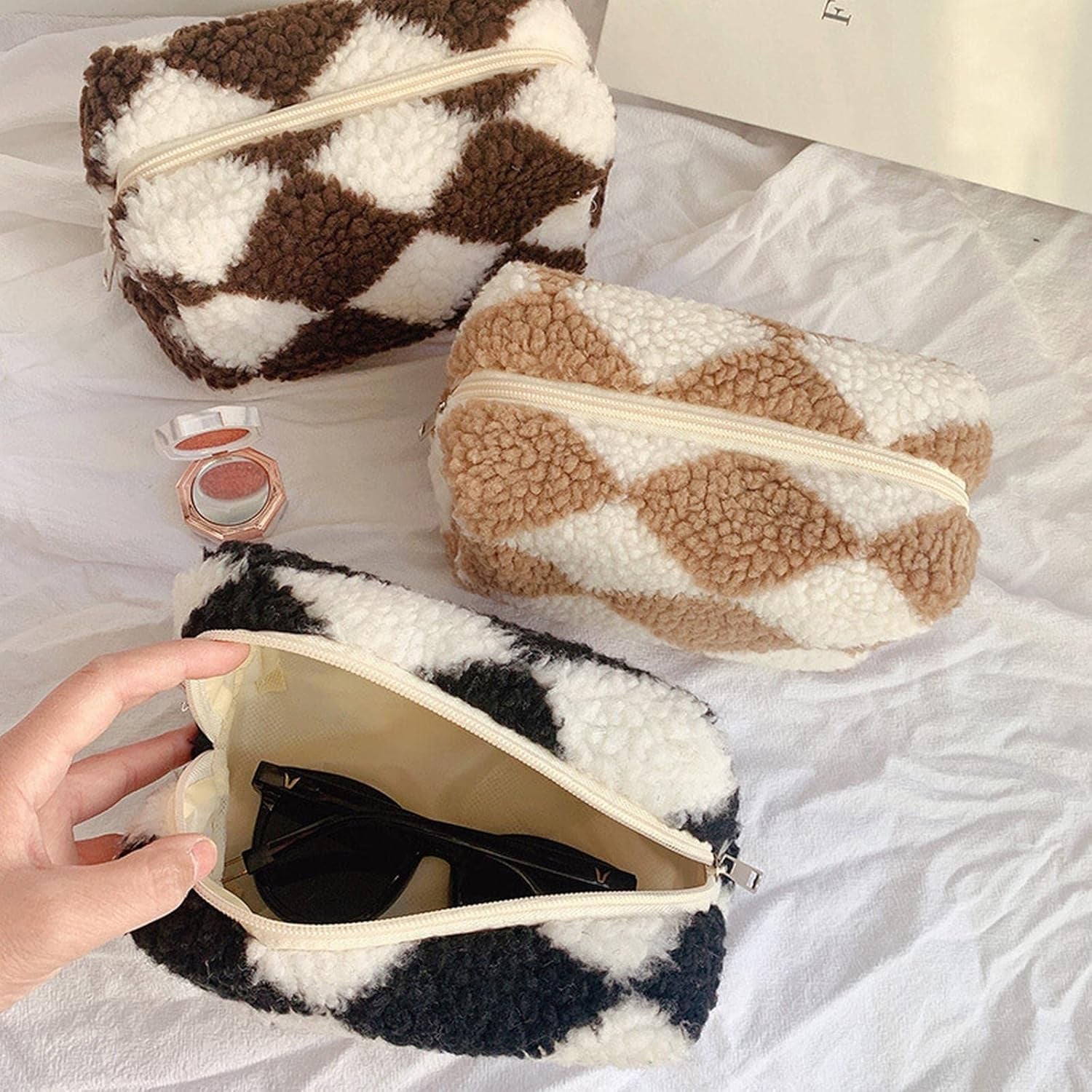 3Pcs Checkered Plush Makeup Bag Terry Cloth Cosmetic Bag Zipper Travel Toiletry Bag Organizer Soft Pencil Pouch Case Makeup Brushes Storage Bag for Women Girlsps